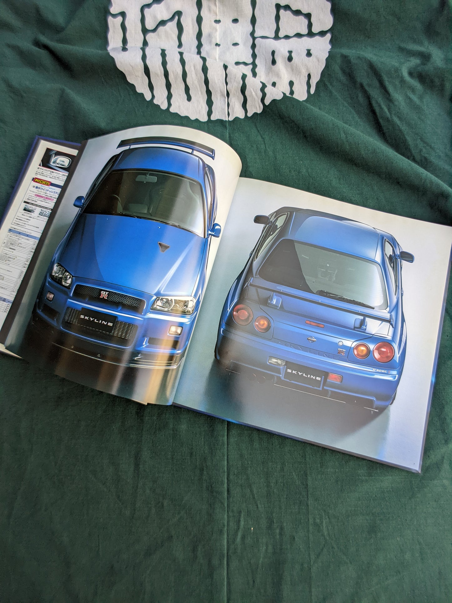 R34 GTR JDM Nissan Dealer book '00 ~ '02 (Blue Hard cover)